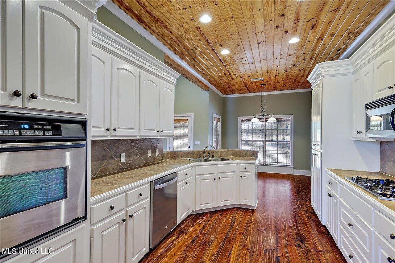 132 Hartfield Drive Property Photo 14