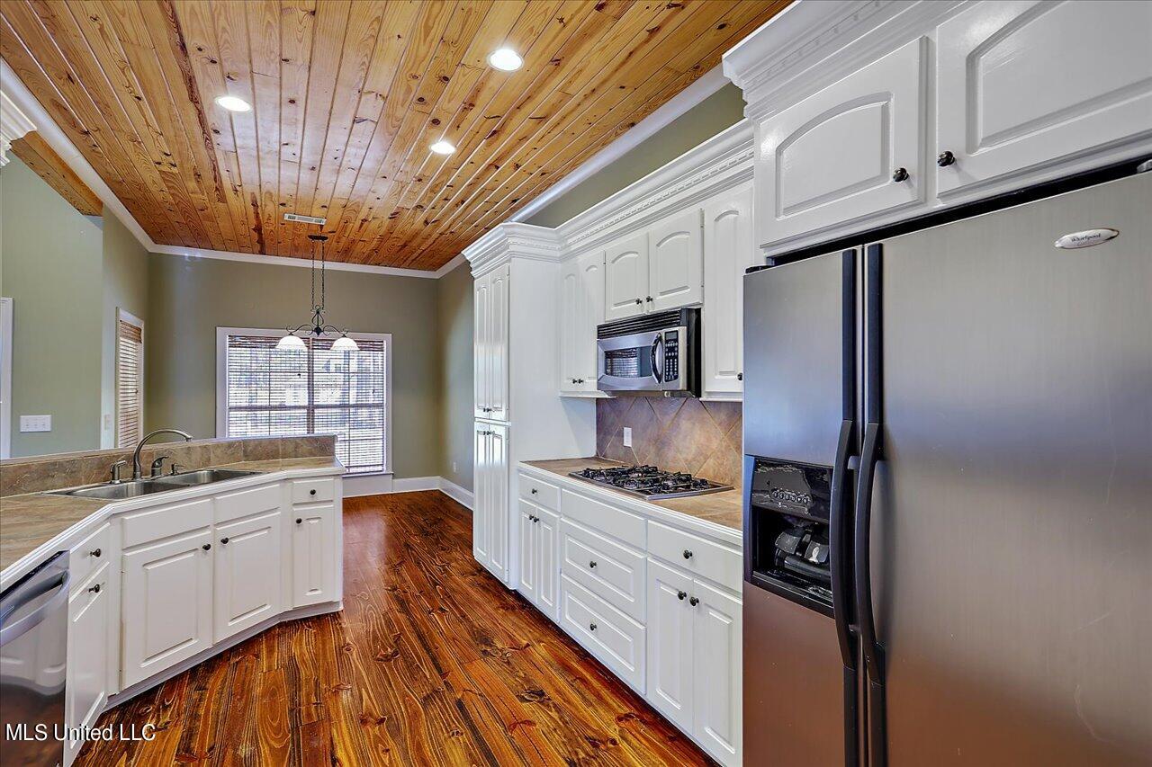 132 Hartfield Drive Property Photo 15