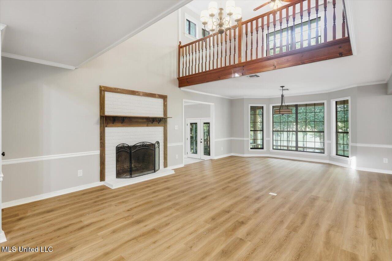 345 Lakeway Drive Property Photo 9