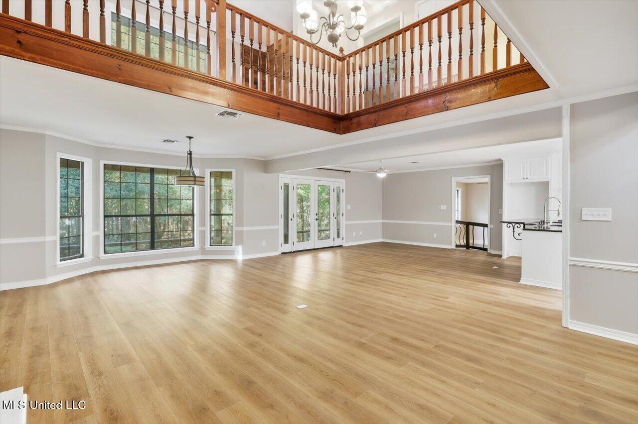 345 Lakeway Drive Property Photo 11