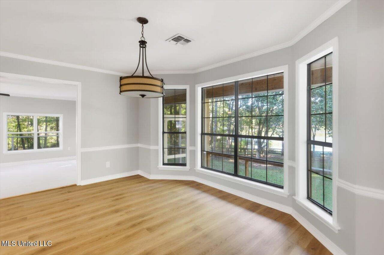 345 Lakeway Drive Property Photo 20