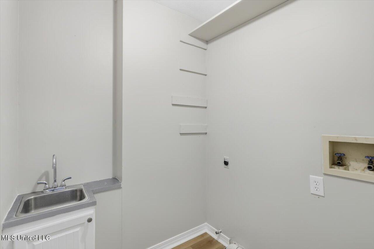 345 Lakeway Drive Property Photo 26