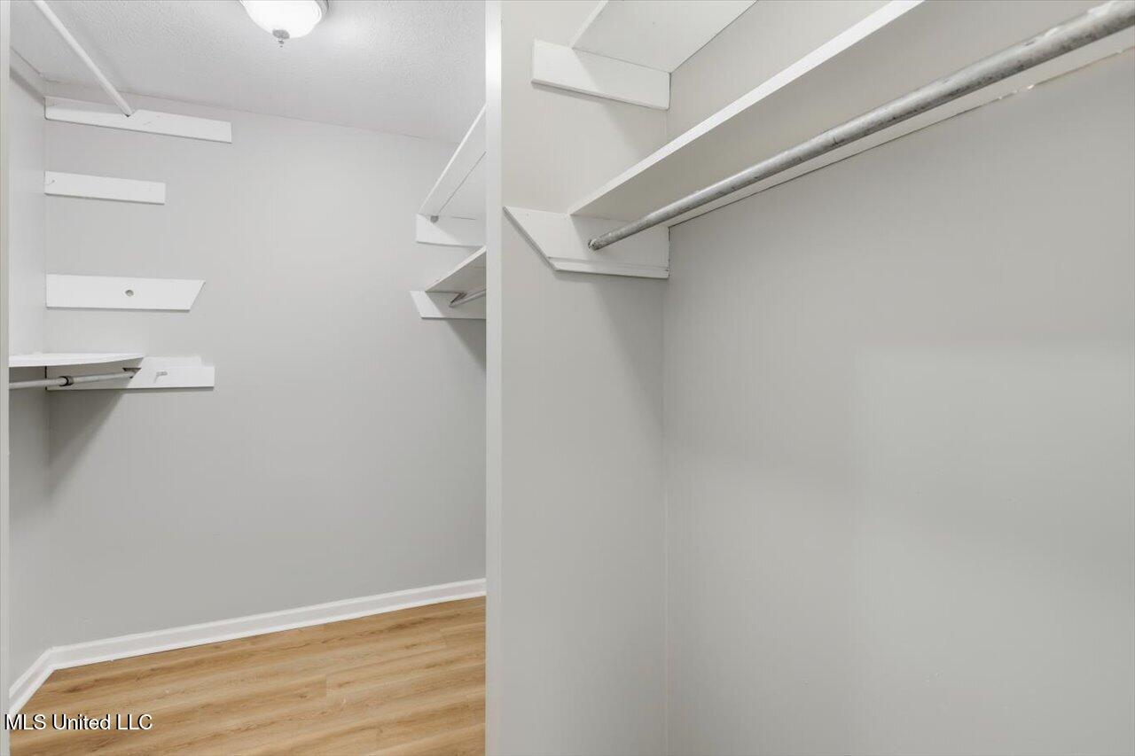 345 Lakeway Drive Property Photo 30