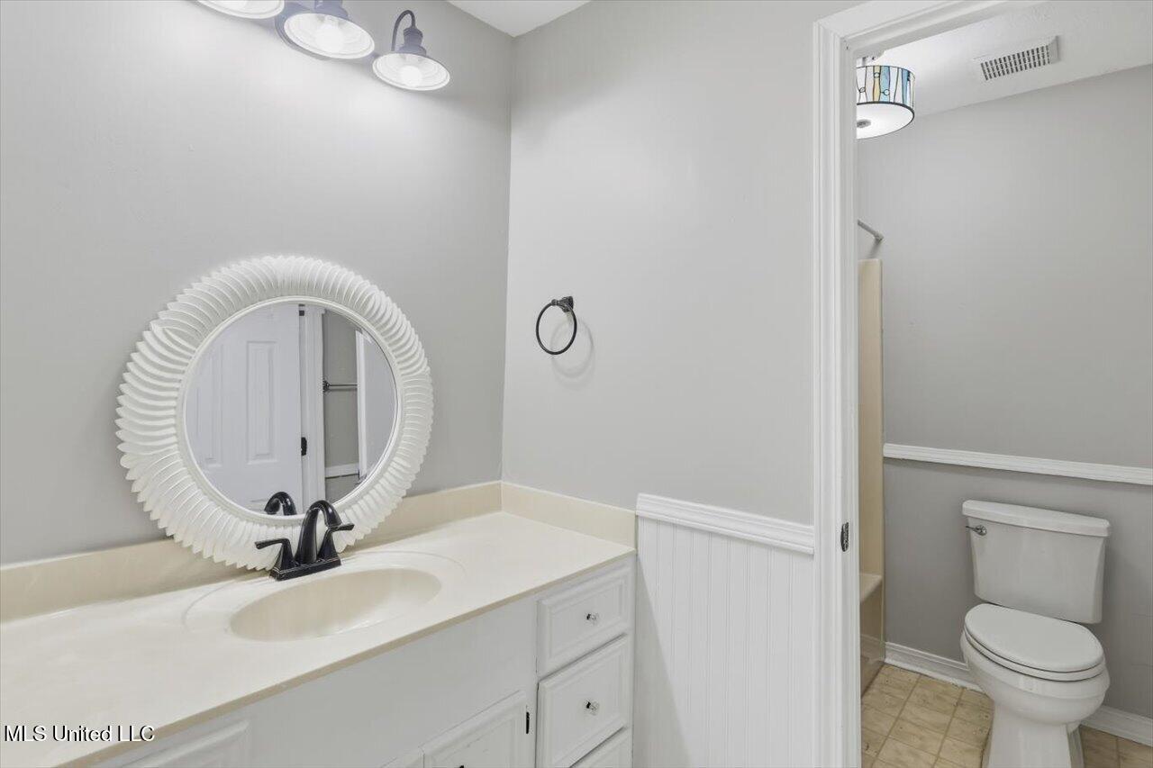 345 Lakeway Drive Property Photo 36