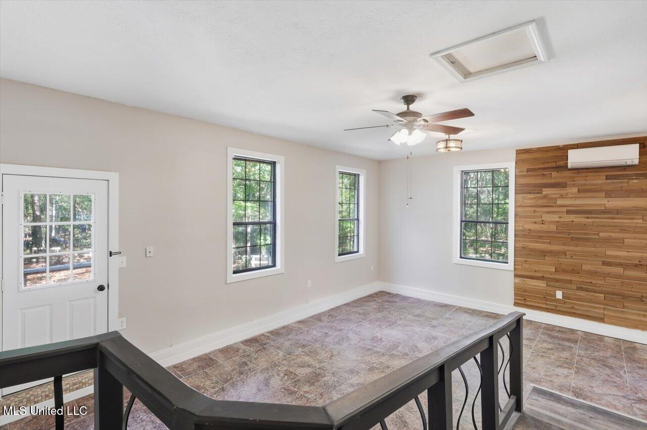 345 Lakeway Drive Property Photo 39