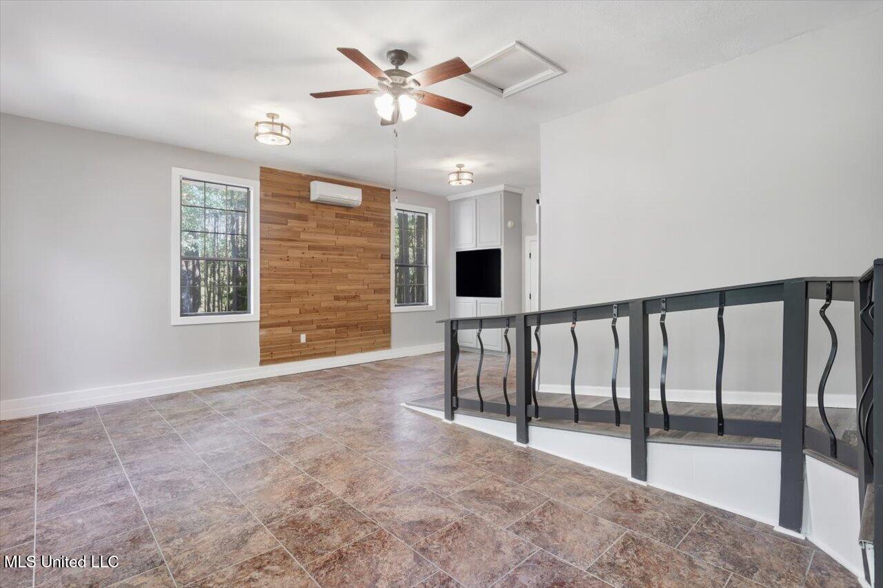 345 Lakeway Drive Property Photo 41