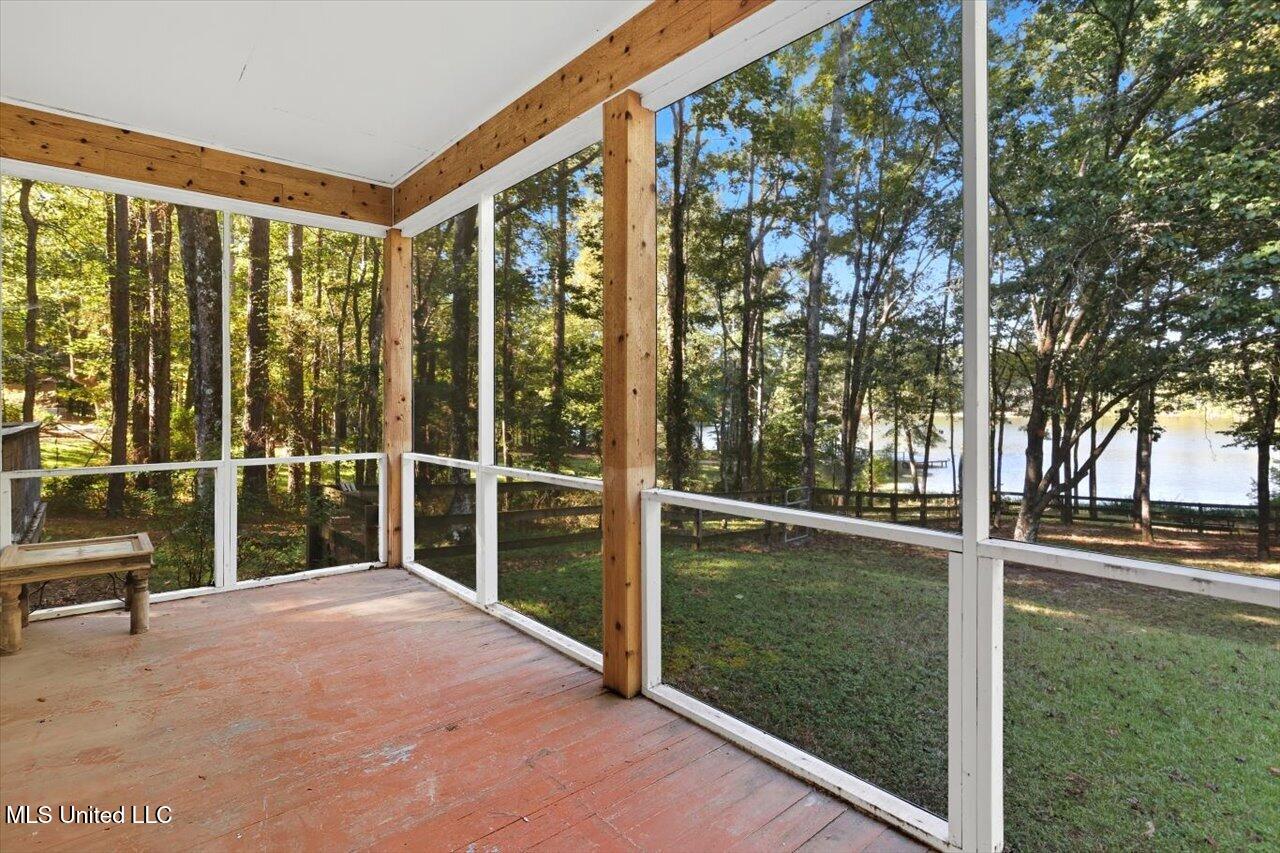 345 Lakeway Drive Property Photo 47