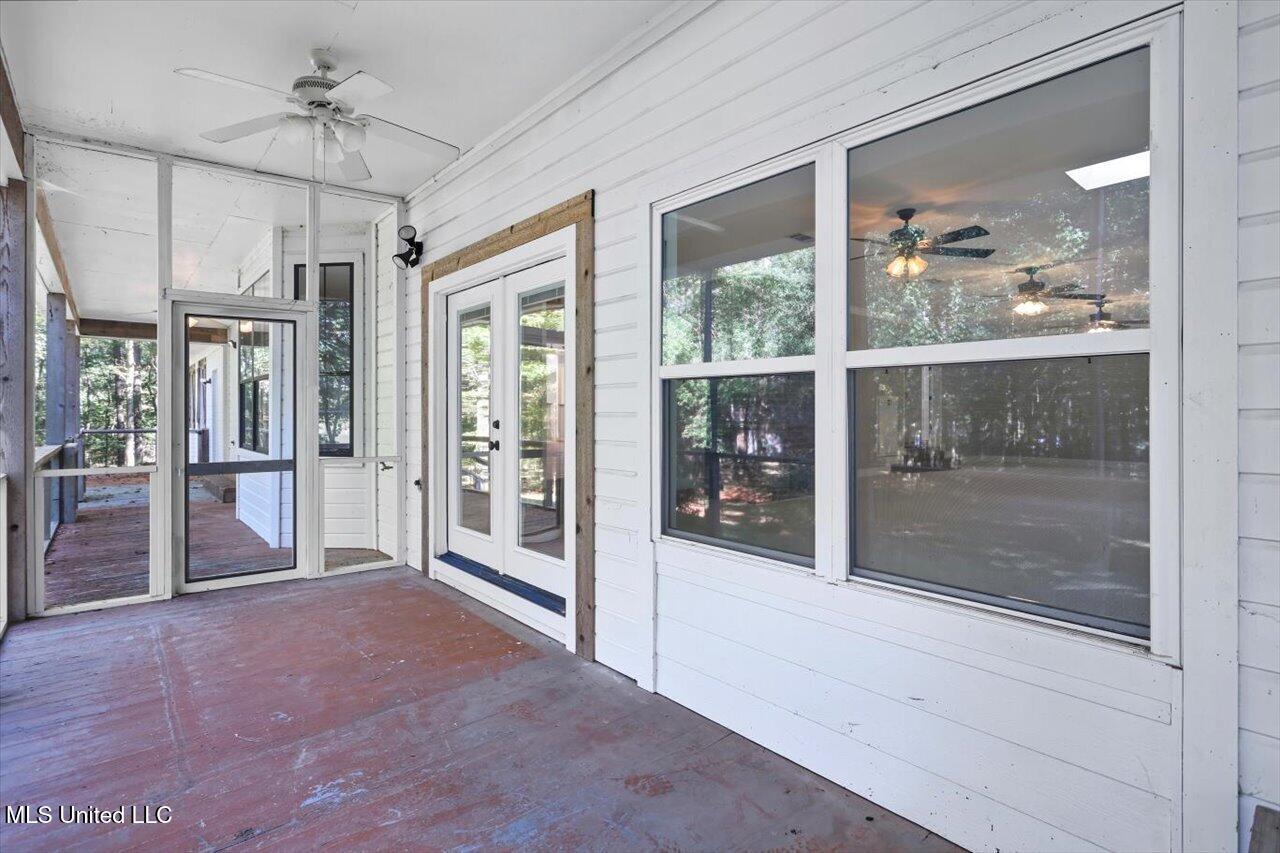 345 Lakeway Drive Property Photo 48