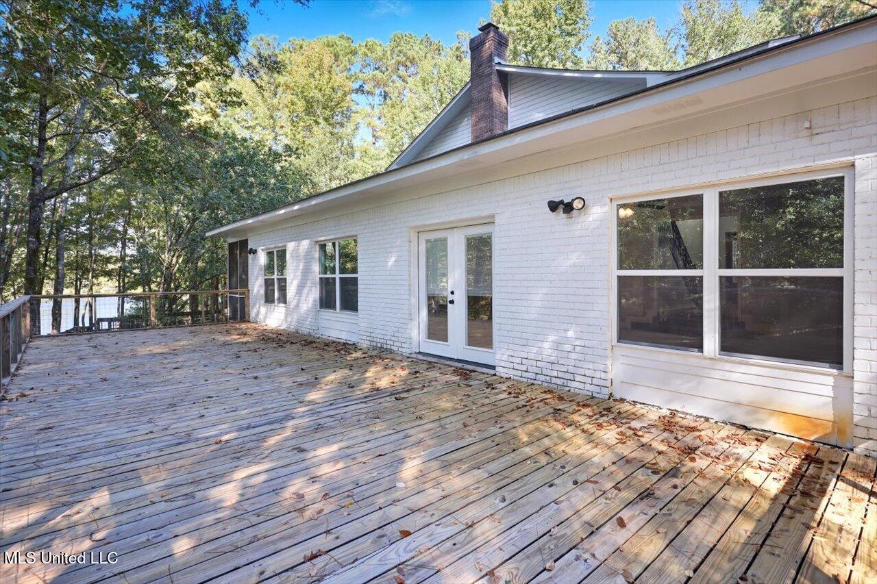 345 Lakeway Drive Property Photo 49