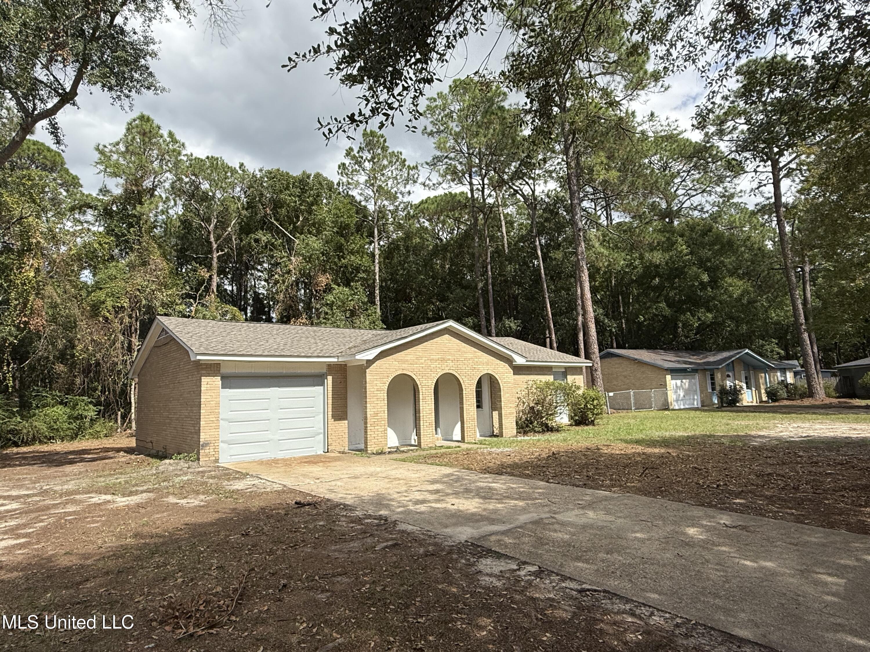 2654 Ridgeway Drive Property Photo 2