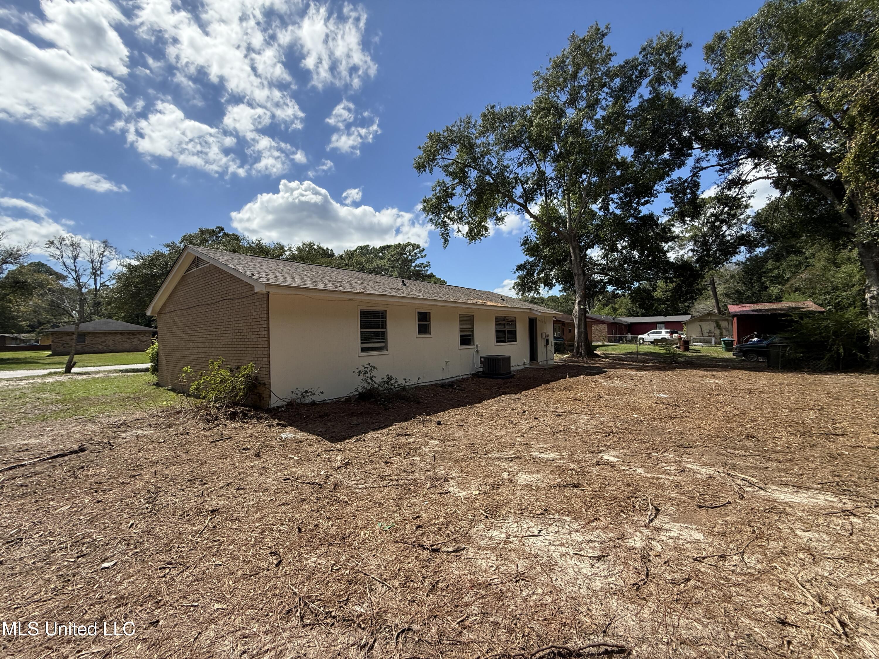 2654 Ridgeway Drive Property Photo 4