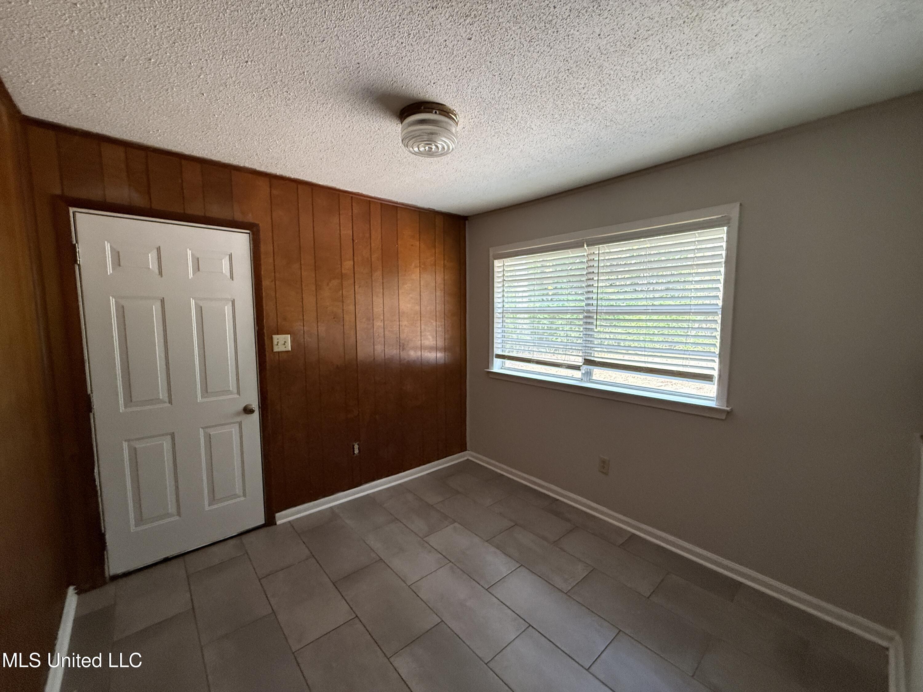 2654 Ridgeway Drive Property Photo 10