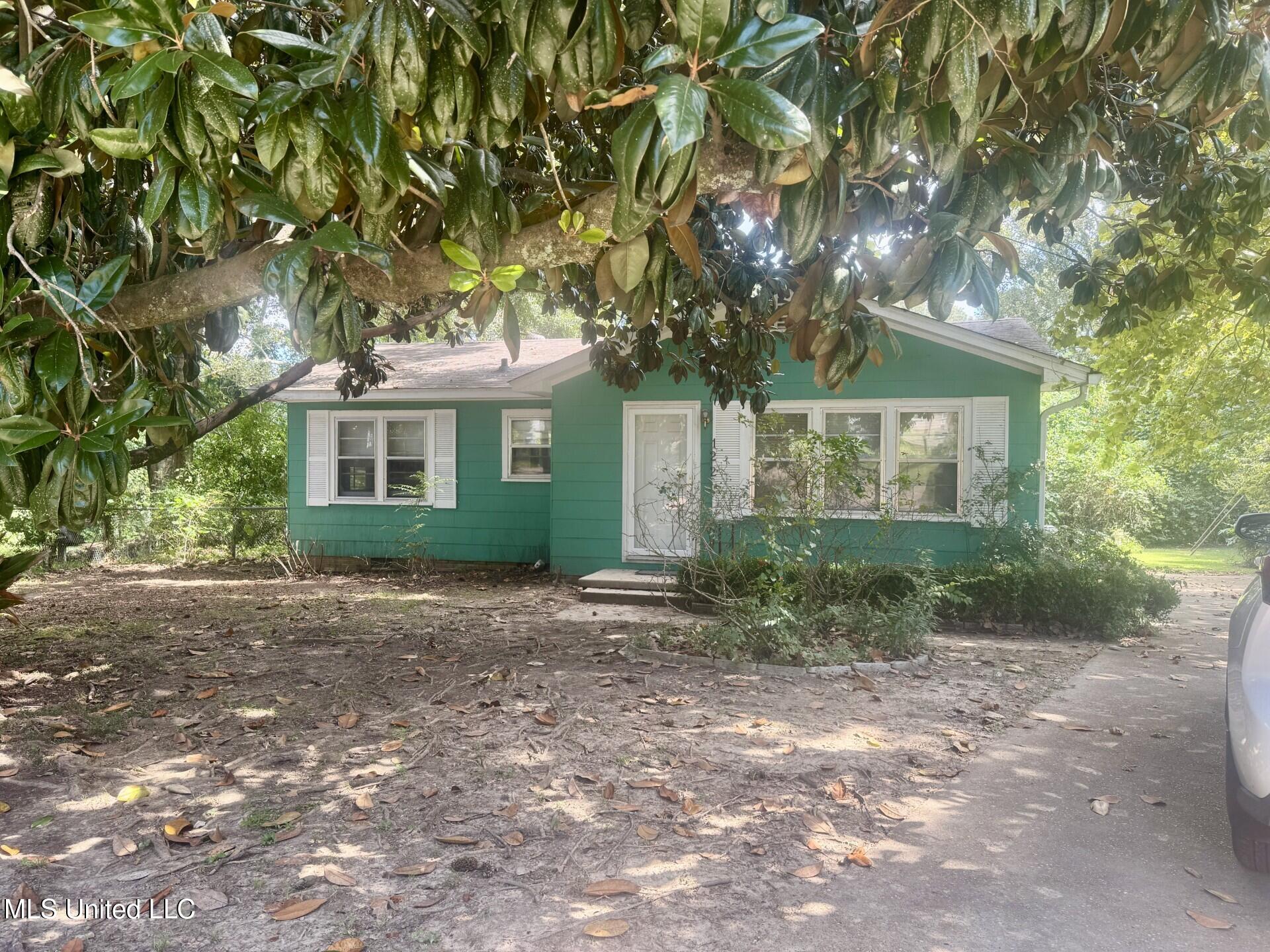 122 Weir Court Property Photo 1