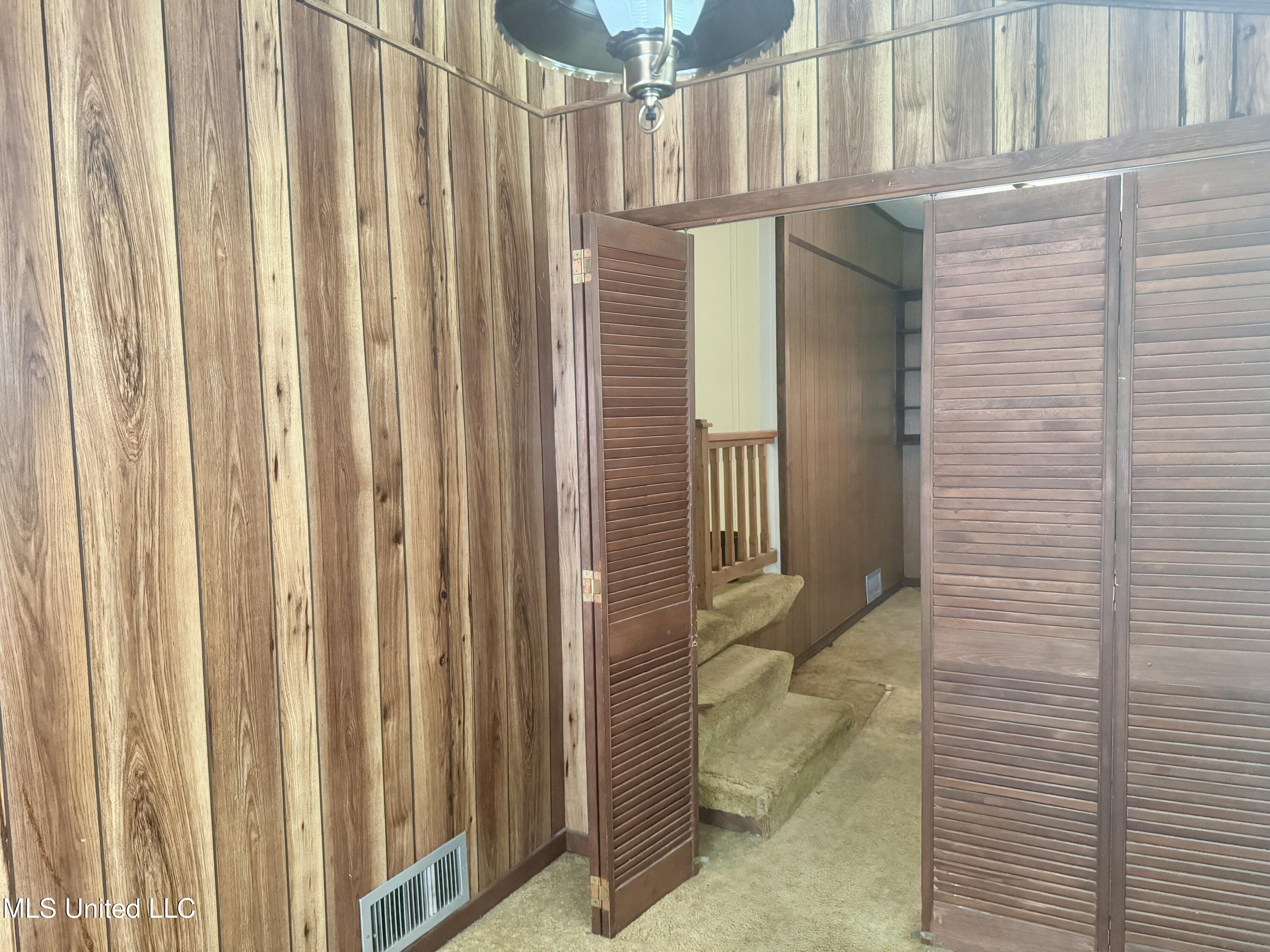 122 Weir Court Property Photo 7