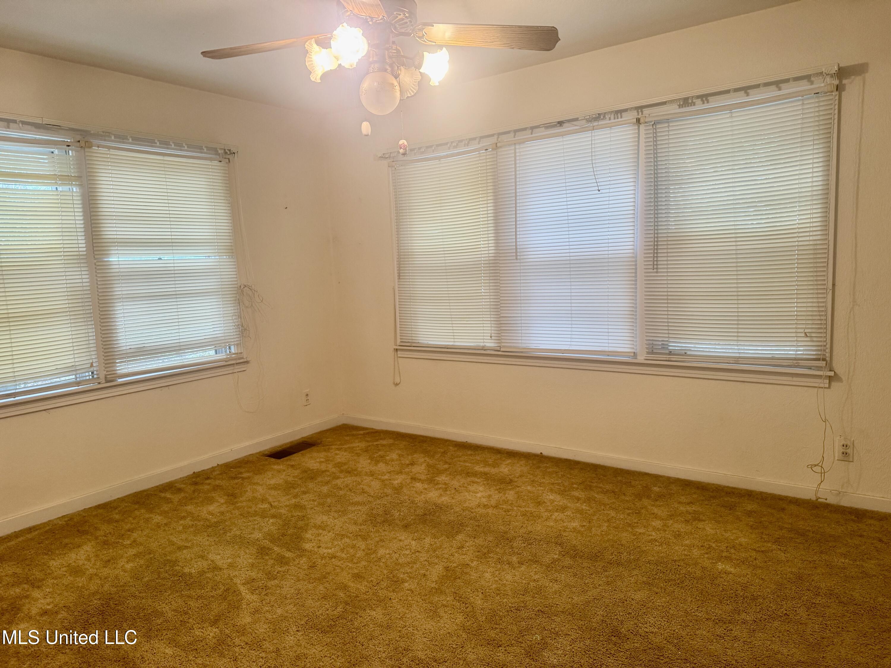 122 Weir Court Property Photo 17