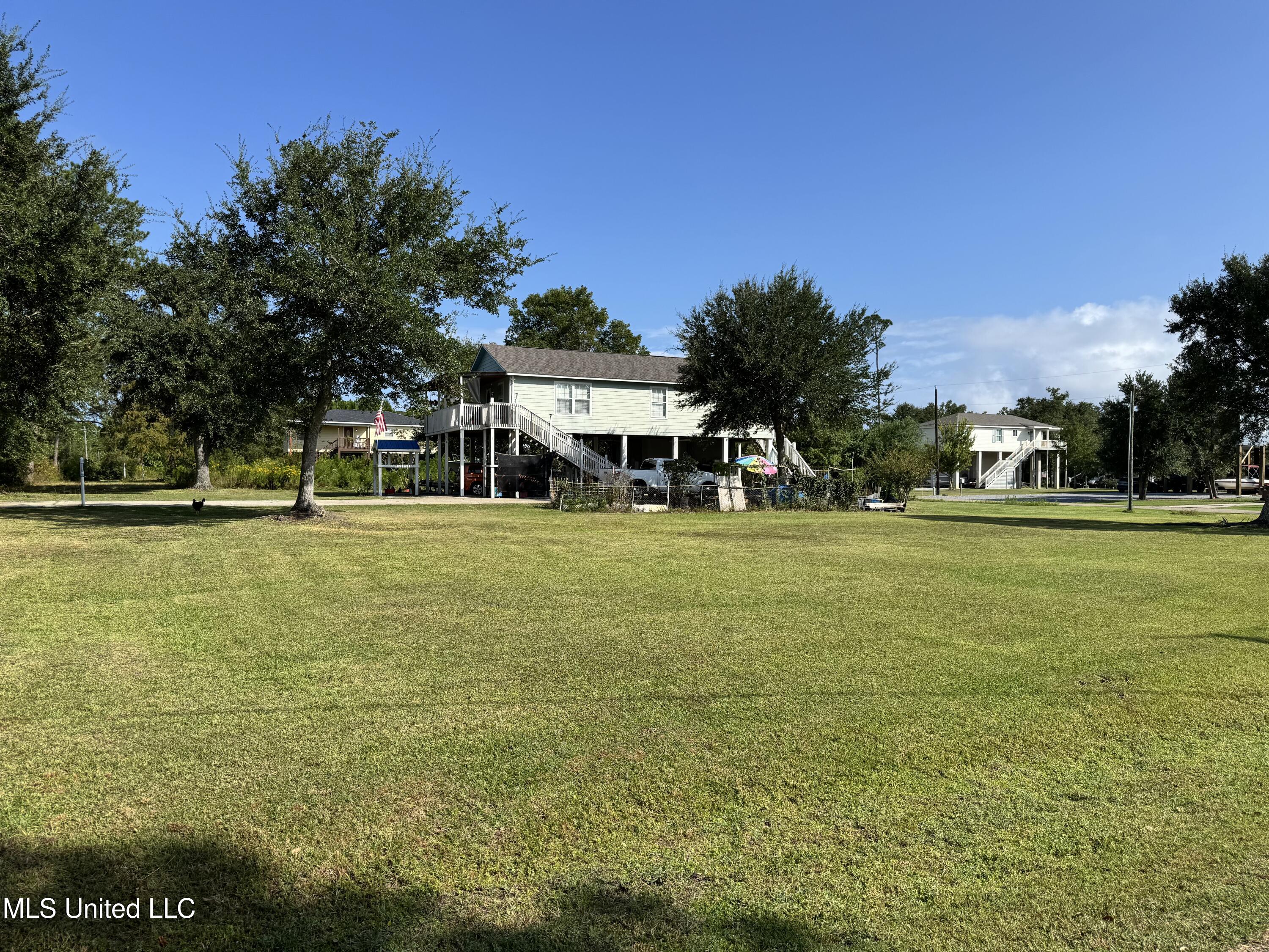 105 Mimosa Street Property Photo 3