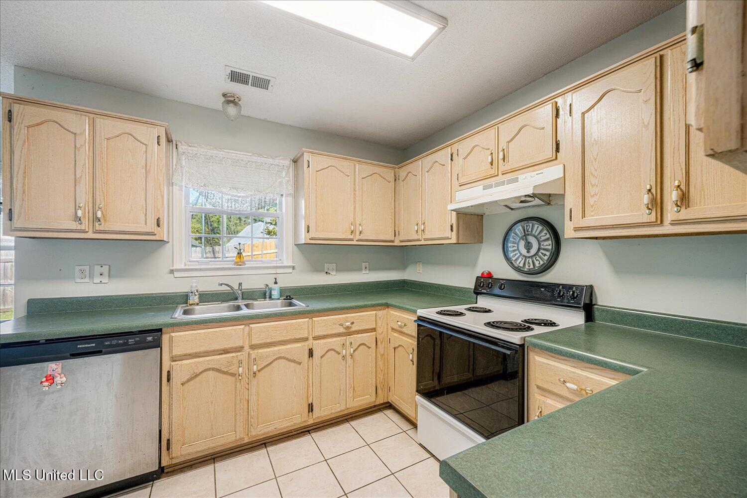 680 Timber Cove Property Photo 10