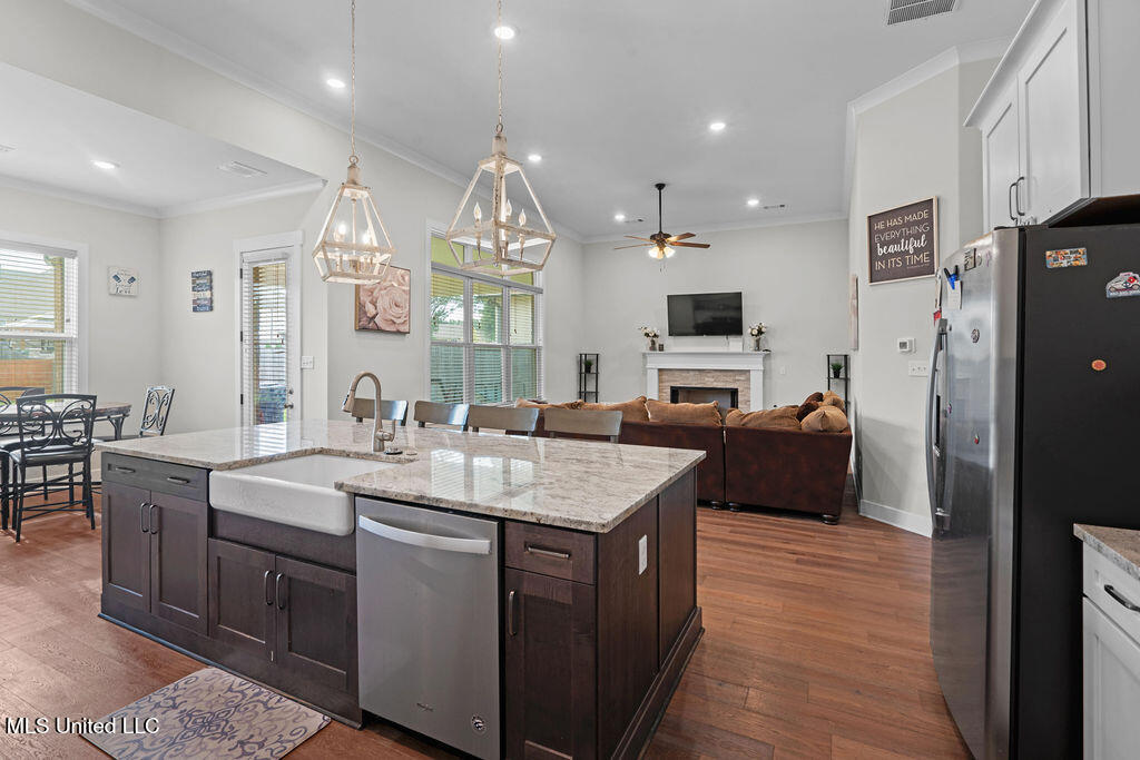 4937 Longmire Lane Property Photo 7