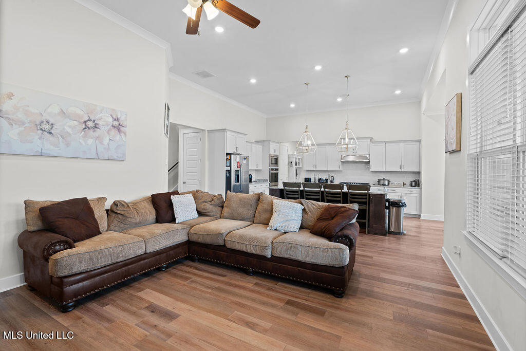 4937 Longmire Lane Property Photo 11