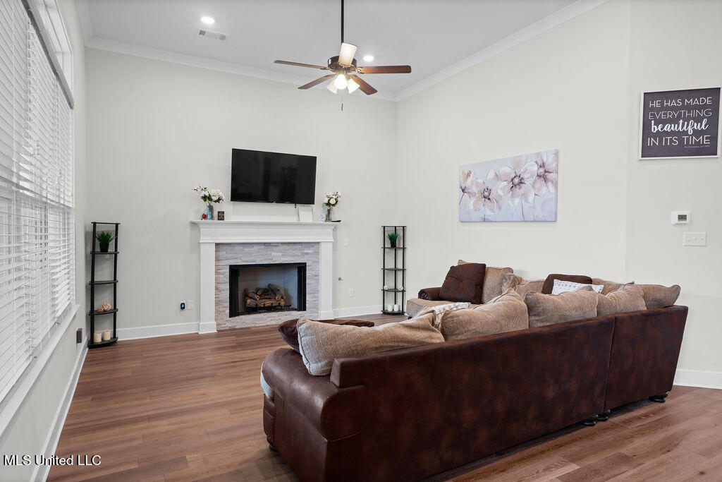 4937 Longmire Lane Property Photo 12