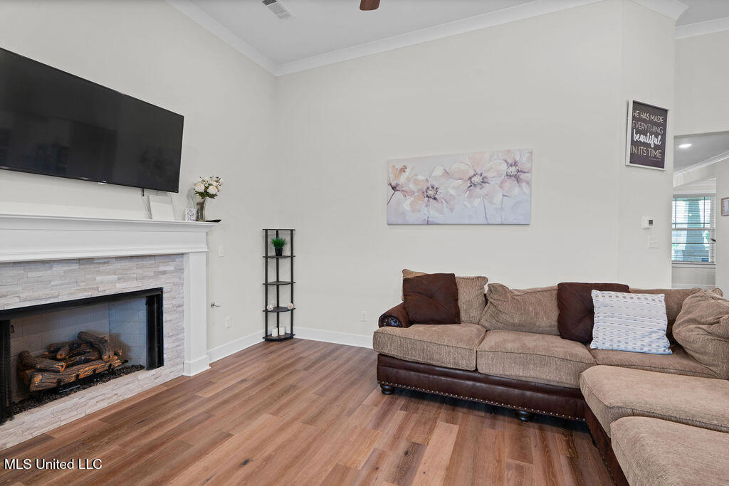 4937 Longmire Lane Property Photo 13