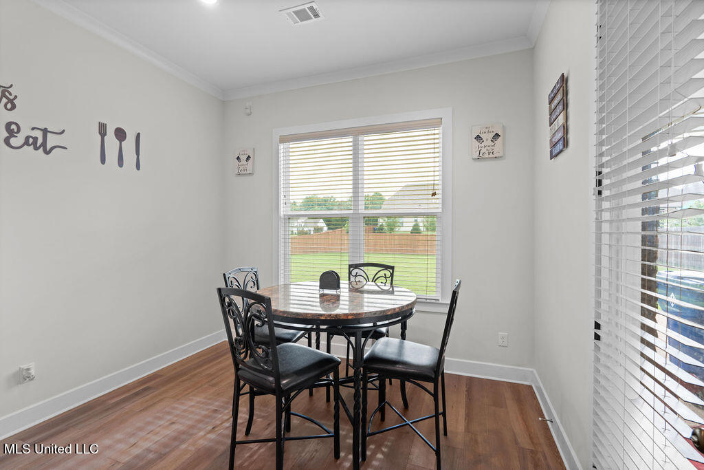 4937 Longmire Lane Property Photo 14