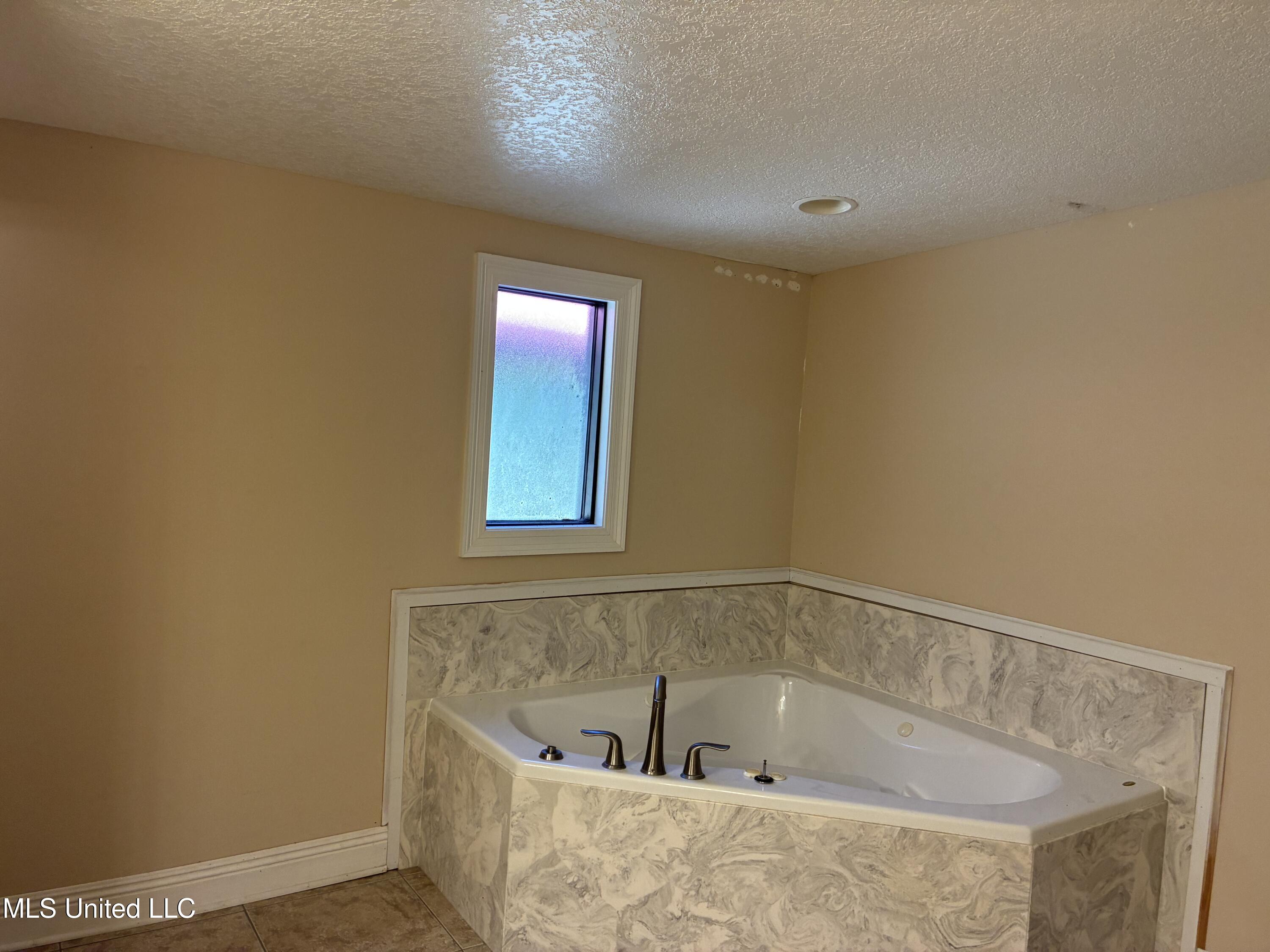 1008 Roys Road Property Photo 13