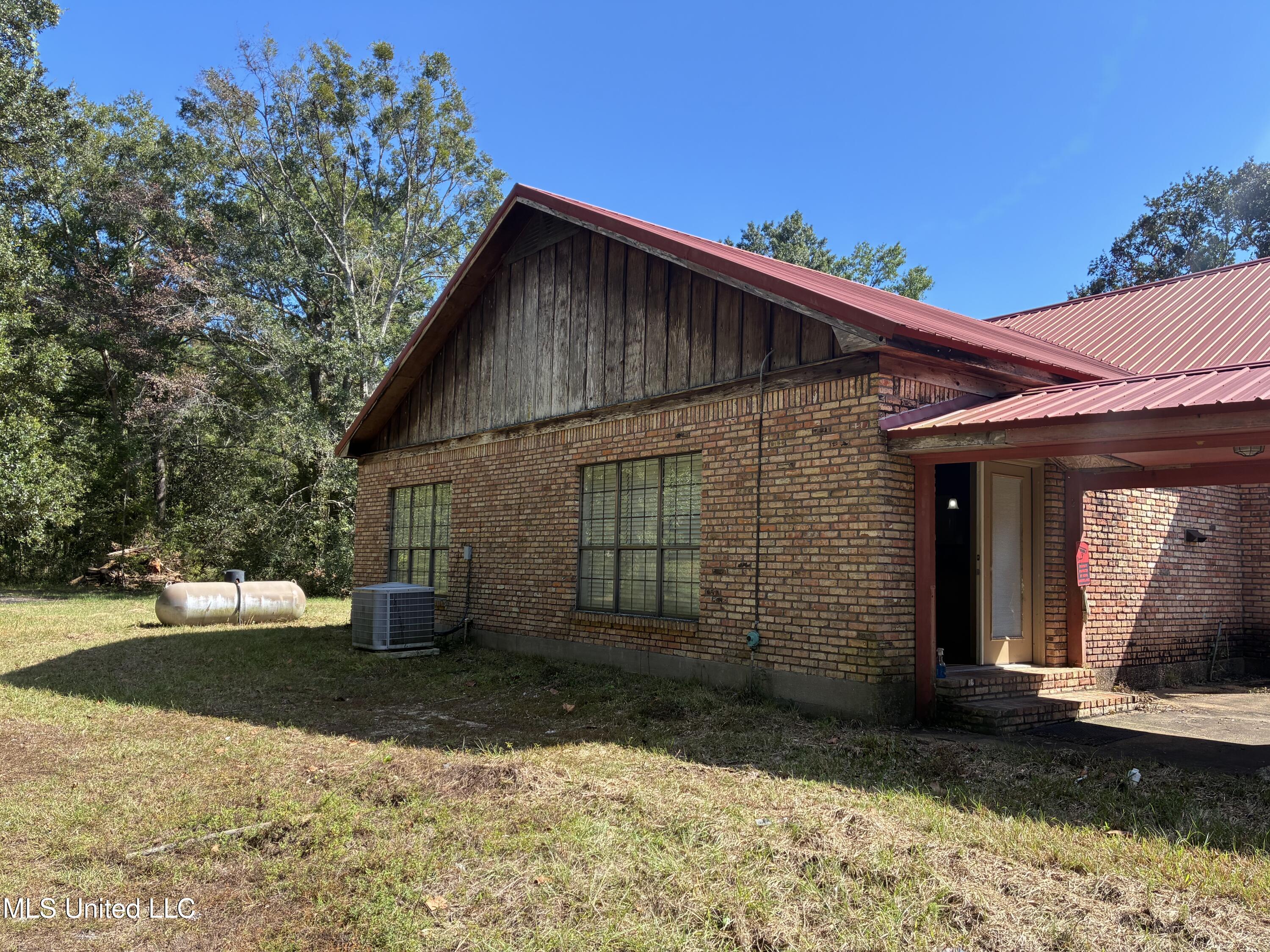 1008 Roys Road Property Photo 16