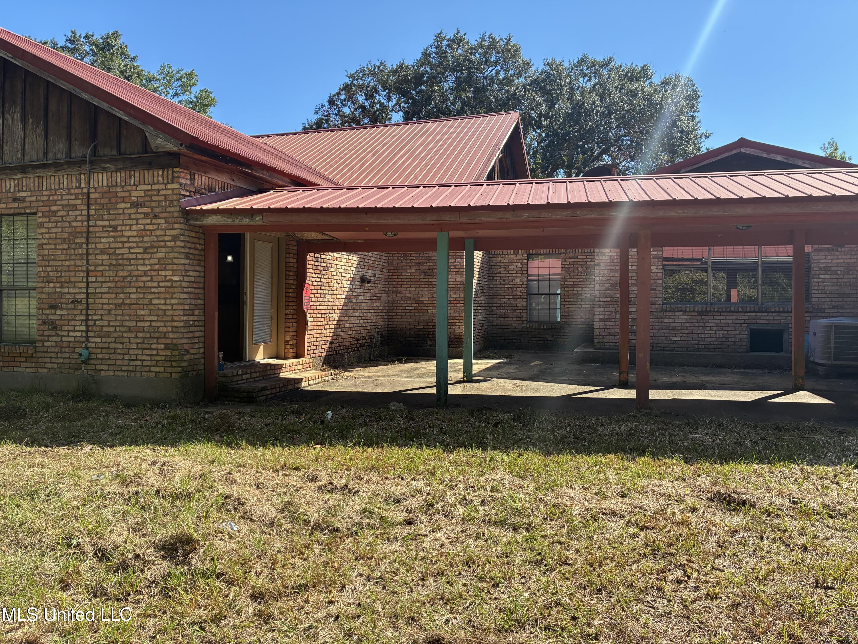 1008 Roys Road Property Photo 17