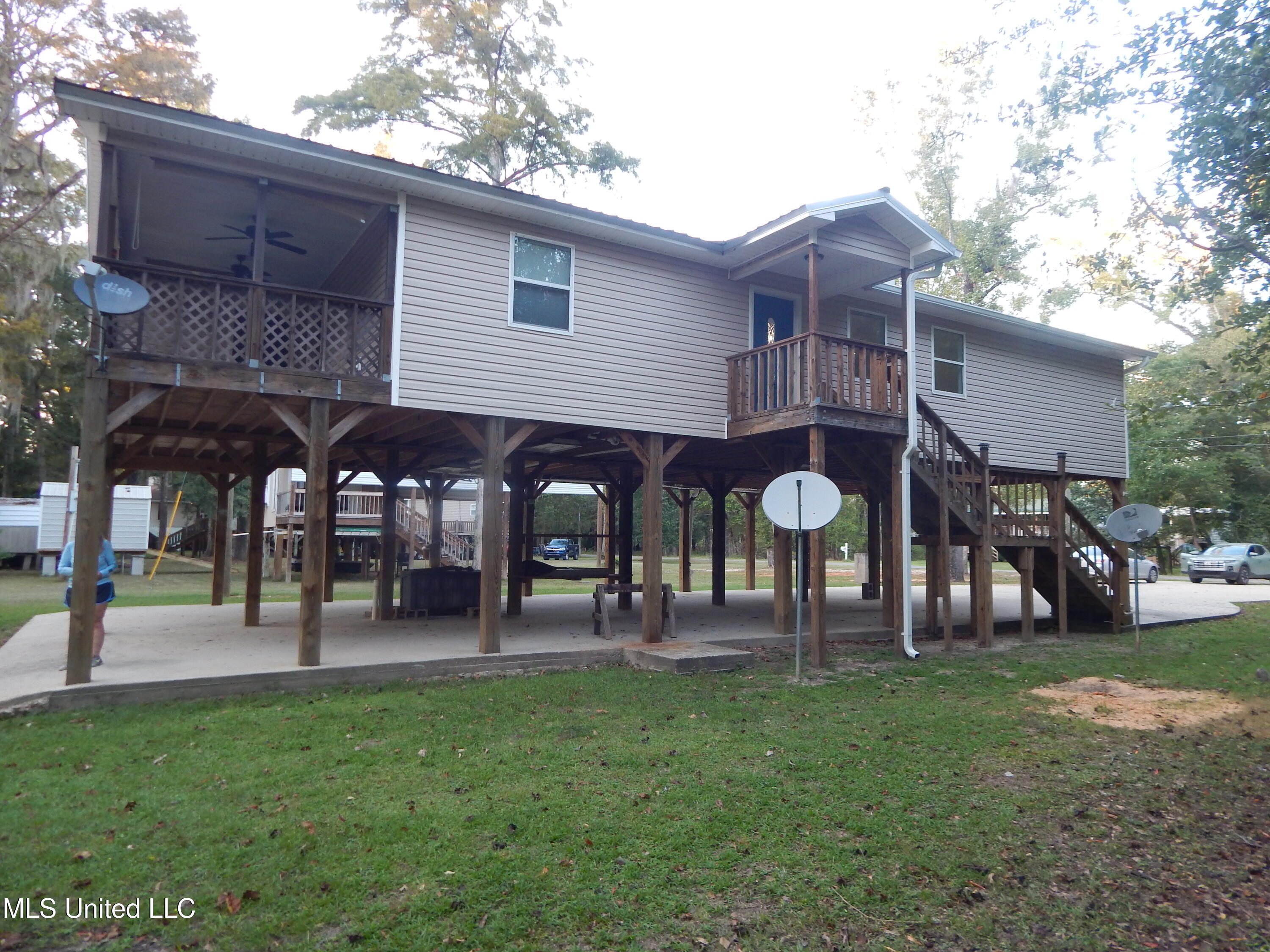 115 Hickory Lane Property Photo 5