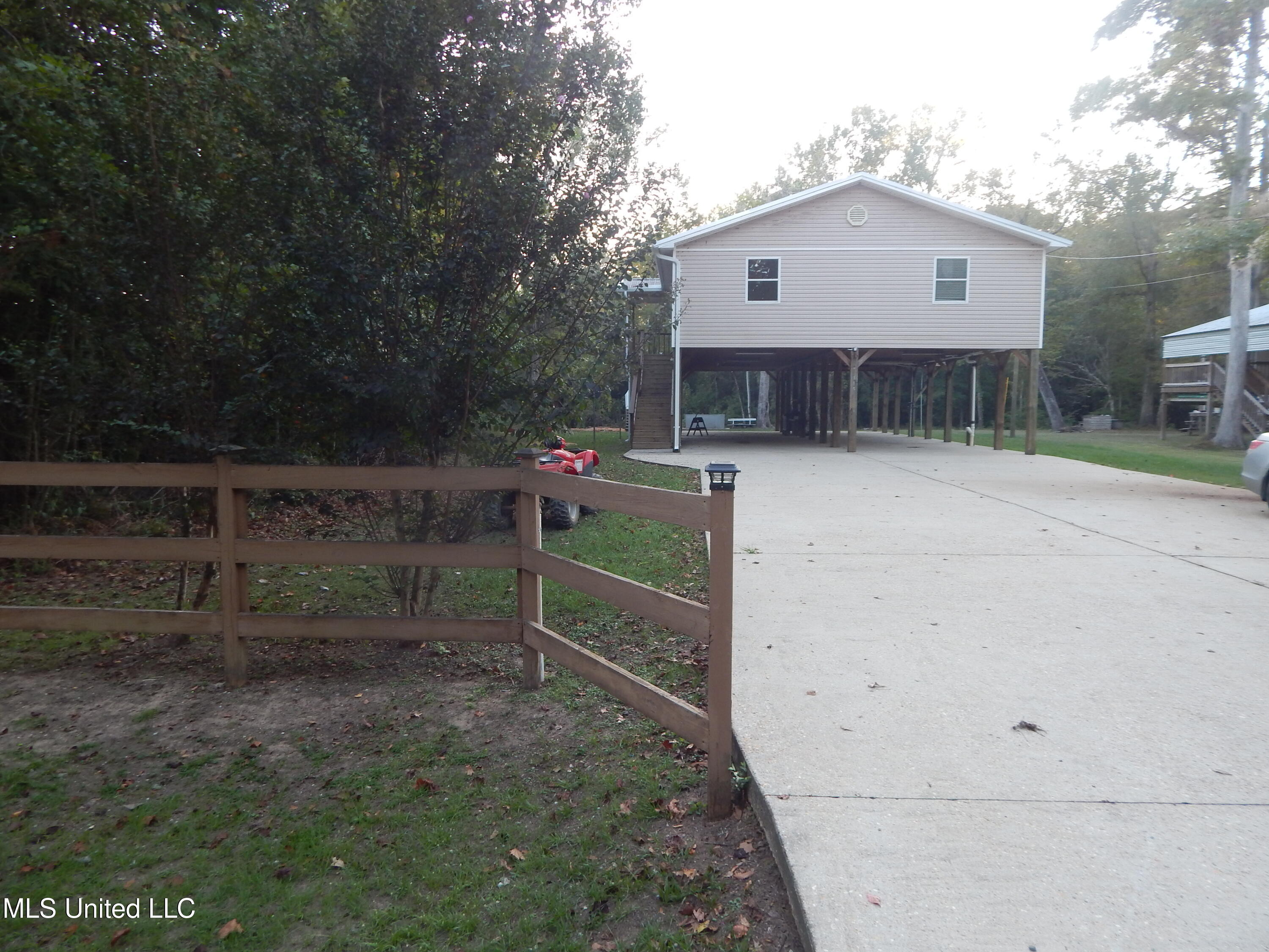 115 Hickory Lane Property Photo 11