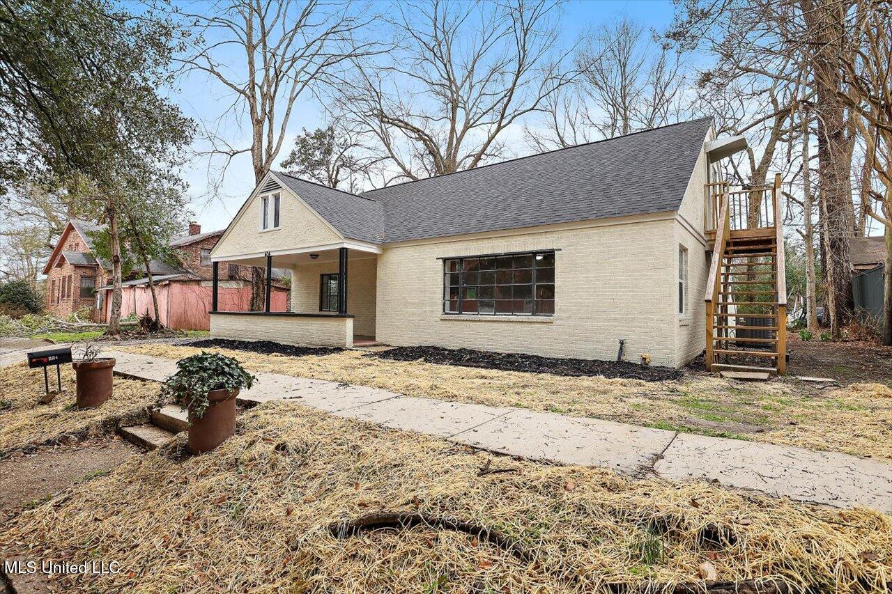 404 Walnut Street Property Photo 2