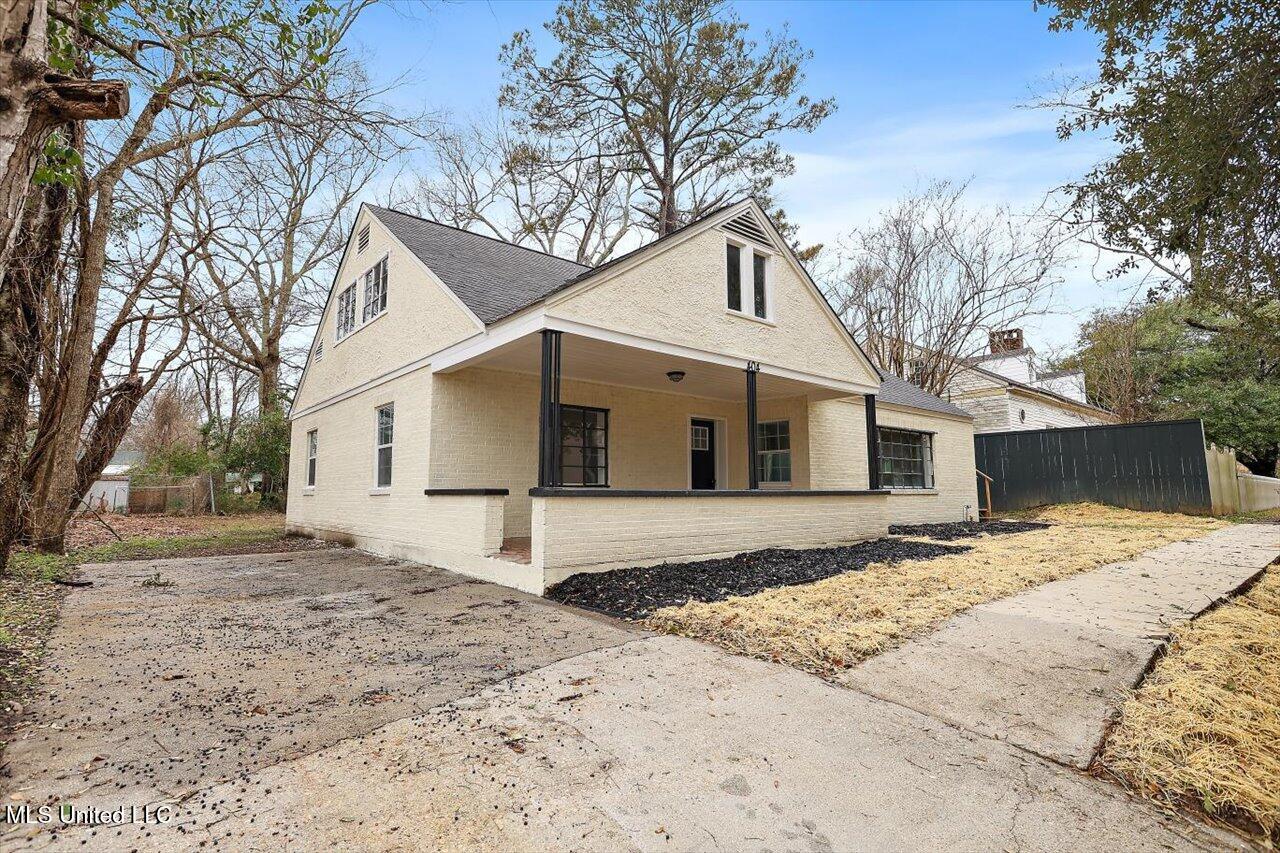 404 Walnut Street Property Photo 3