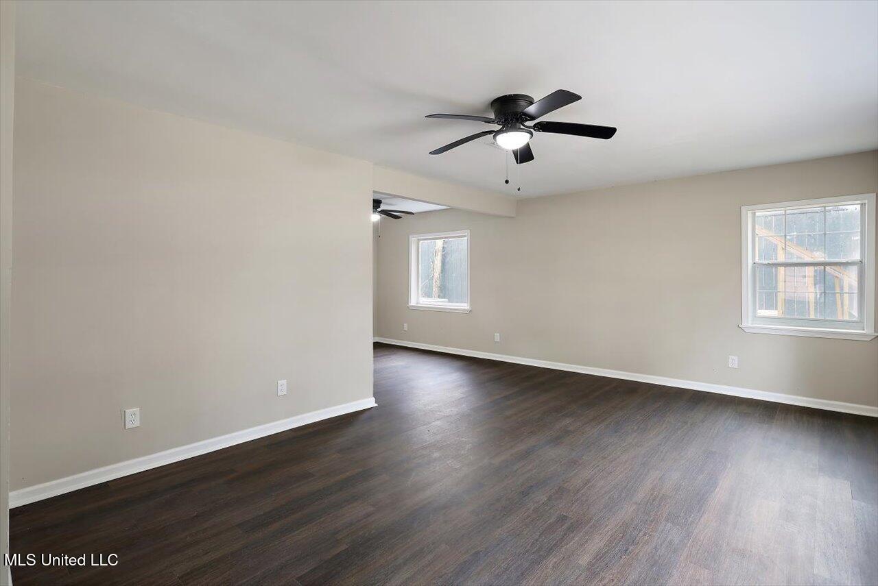 404 Walnut Street Property Photo 6