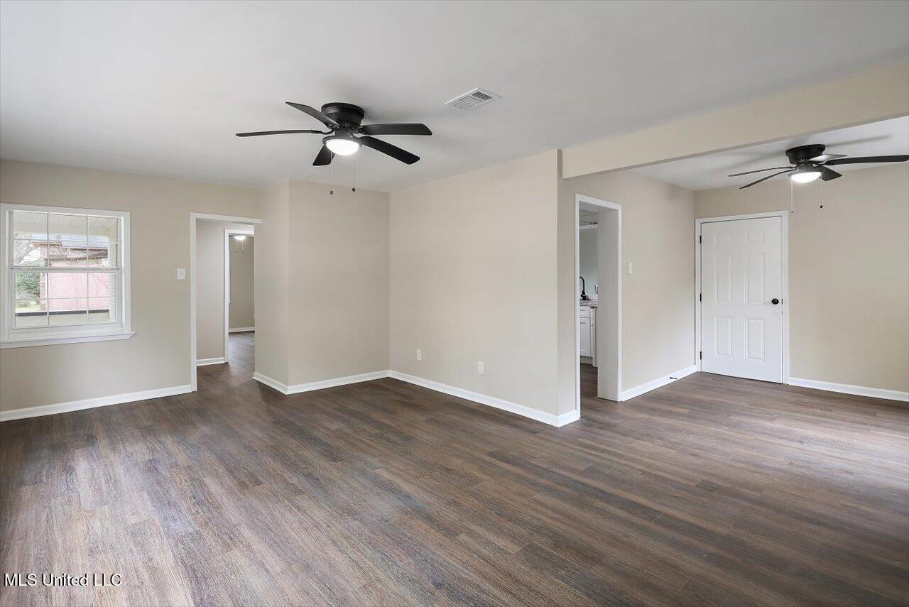 404 Walnut Street Property Photo 8