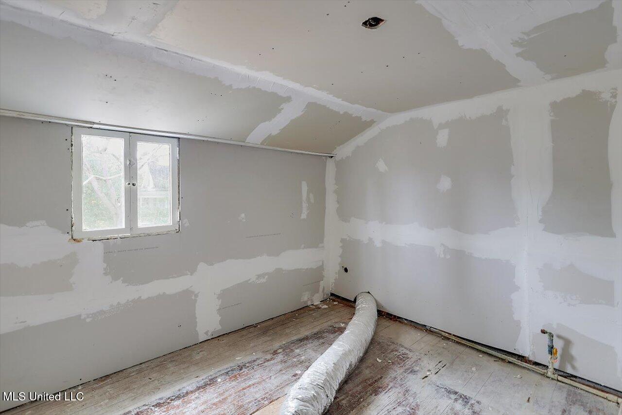 404 Walnut Street Property Photo 23