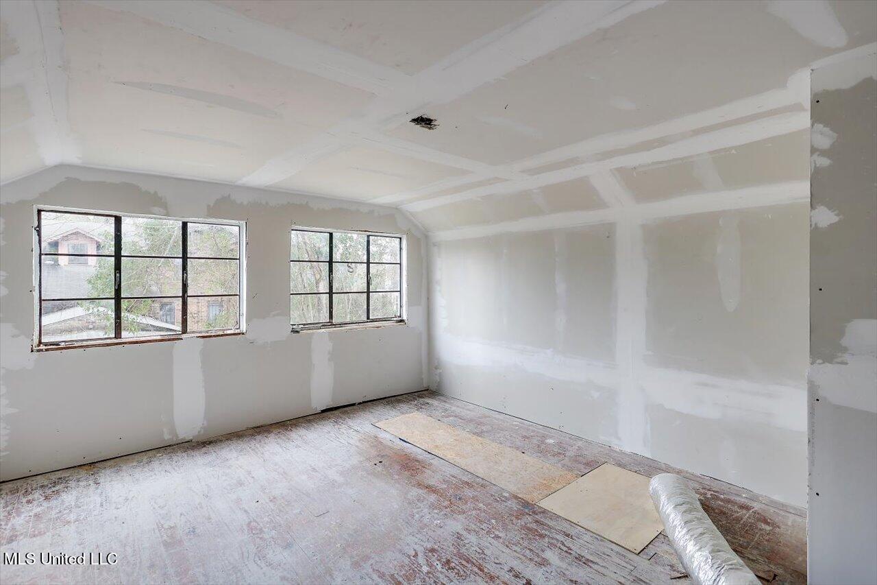 404 Walnut Street Property Photo 24