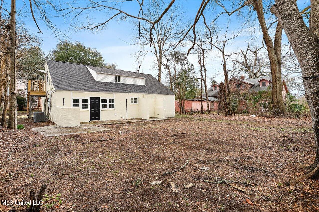 404 Walnut Street Property Photo 28