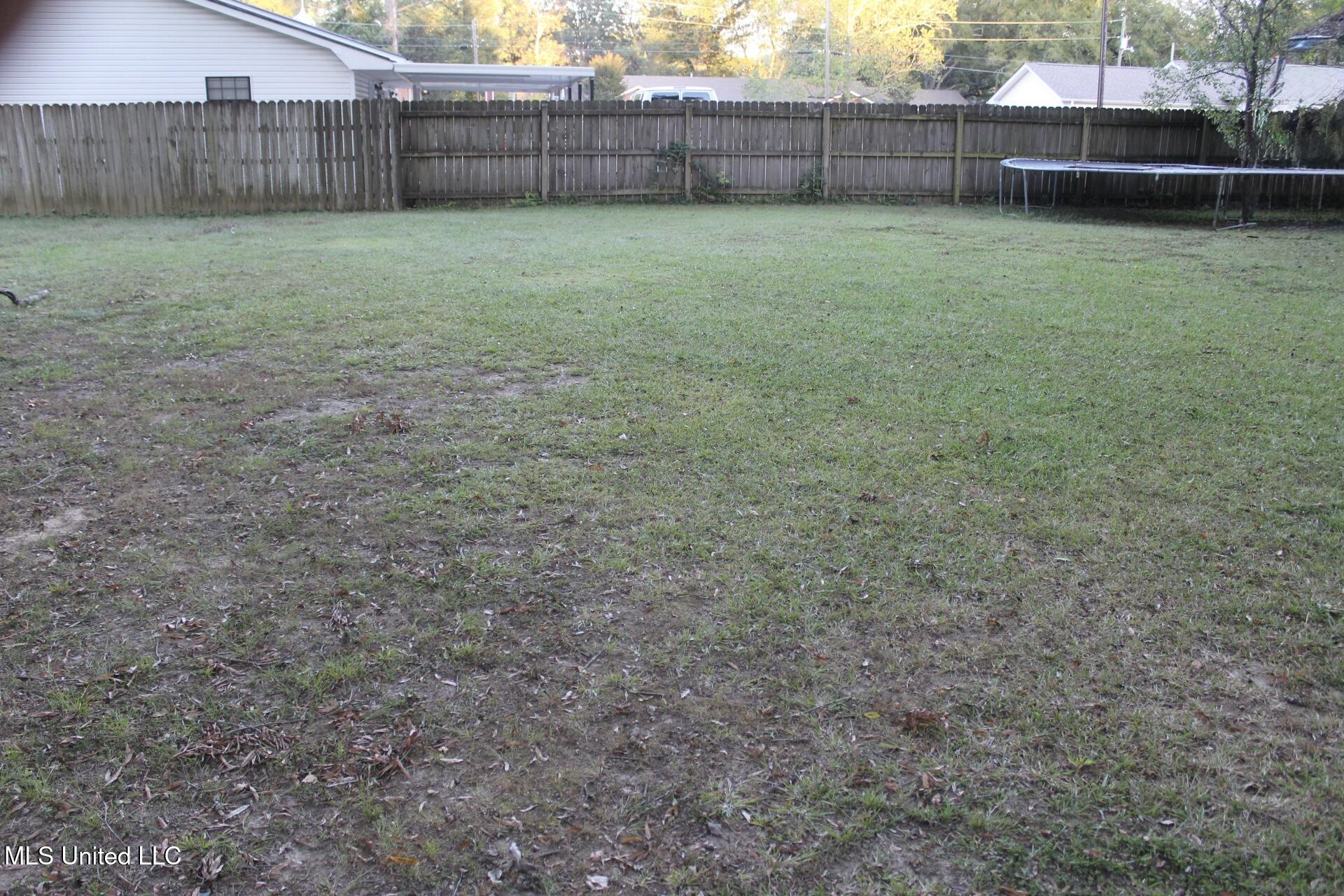 111 Holly Cove Property Photo 4