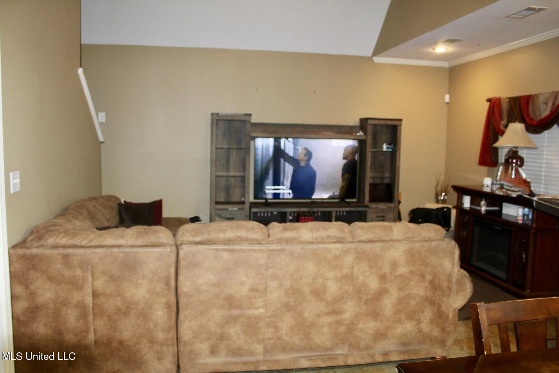 111 Holly Cove Property Photo 9