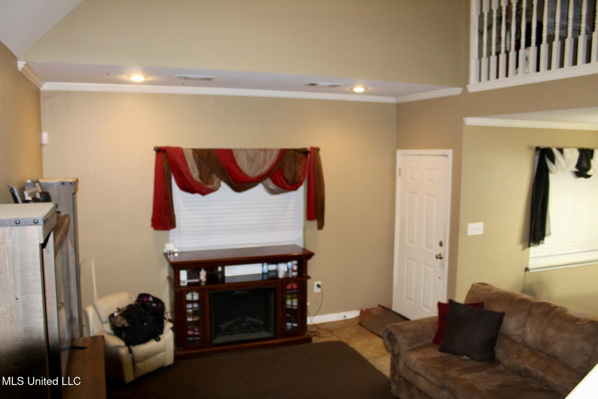 111 Holly Cove Property Photo 10