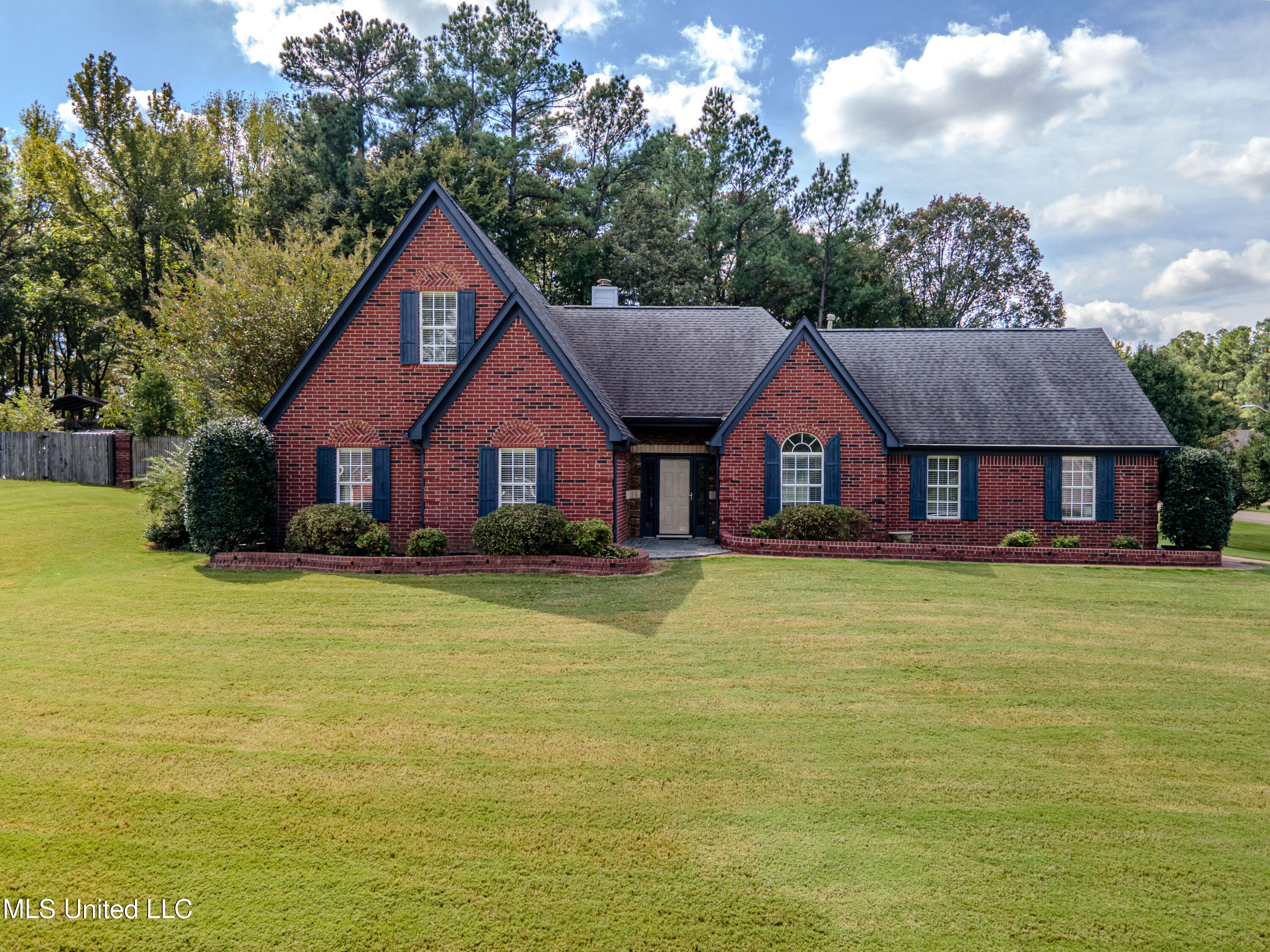 10321 Loftin Drive Property Photo 2