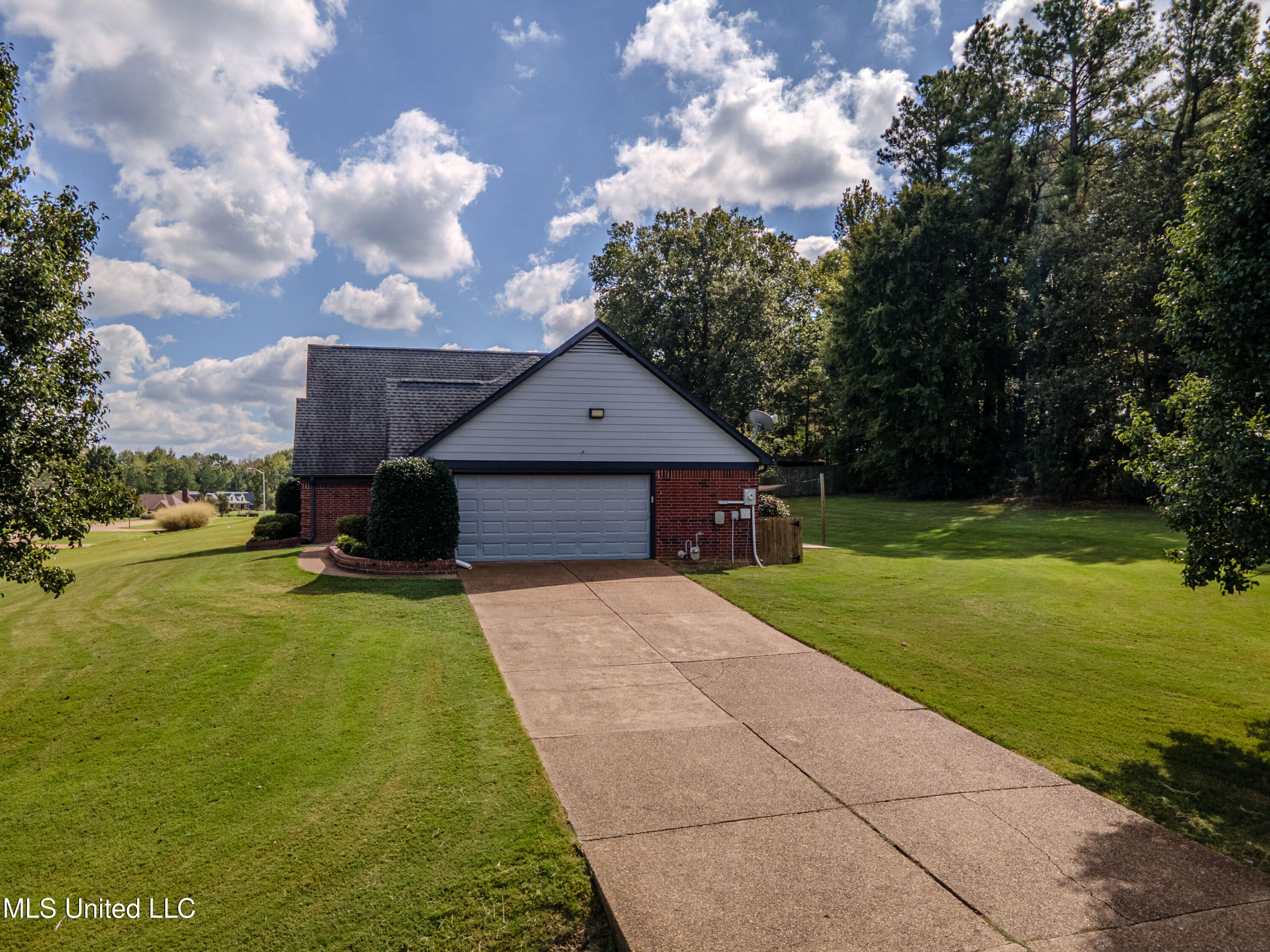 10321 Loftin Drive Property Photo 7