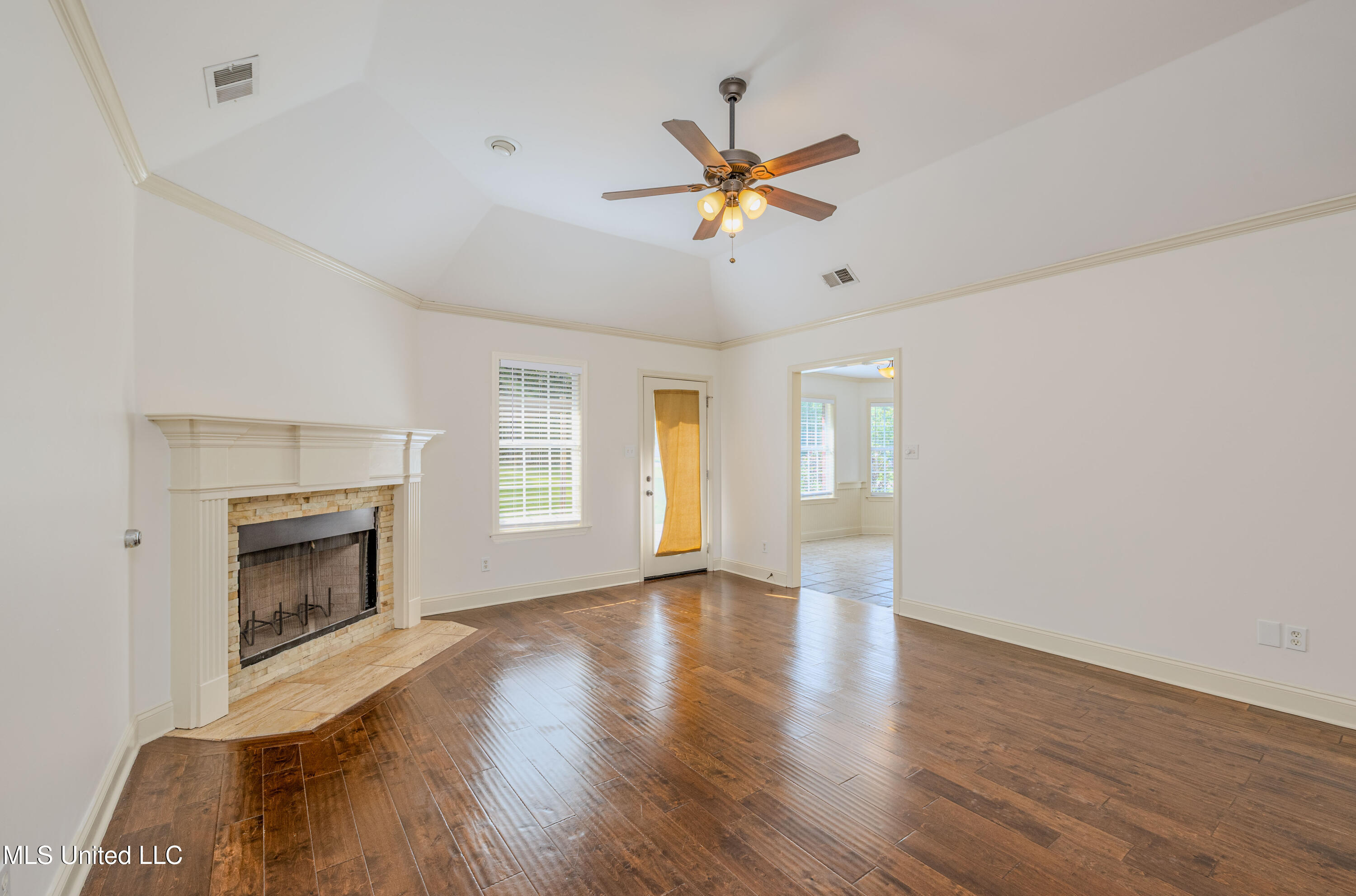 10321 Loftin Drive Property Photo 10