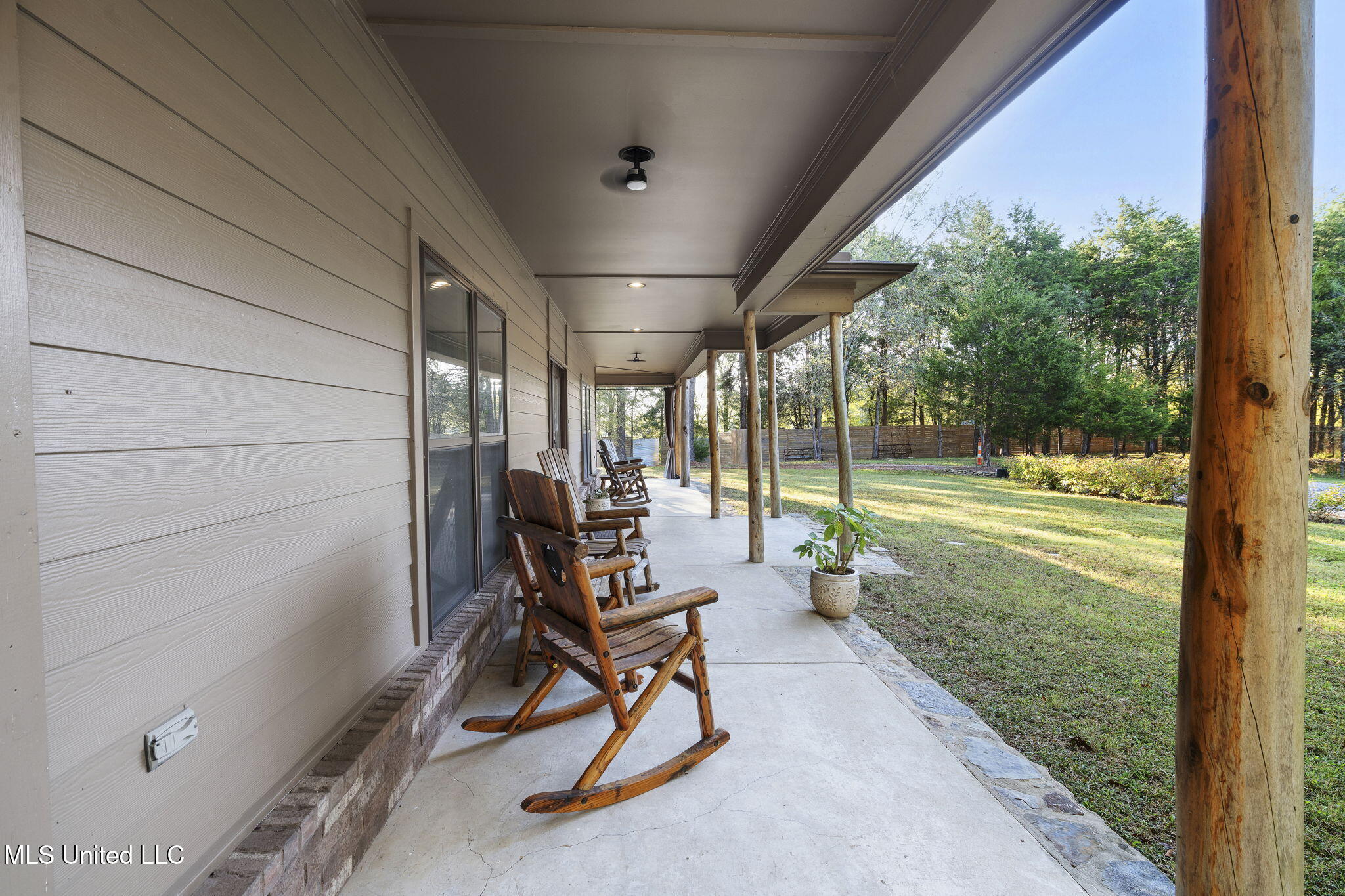 1088 S Red Banks Road Property Photo 6