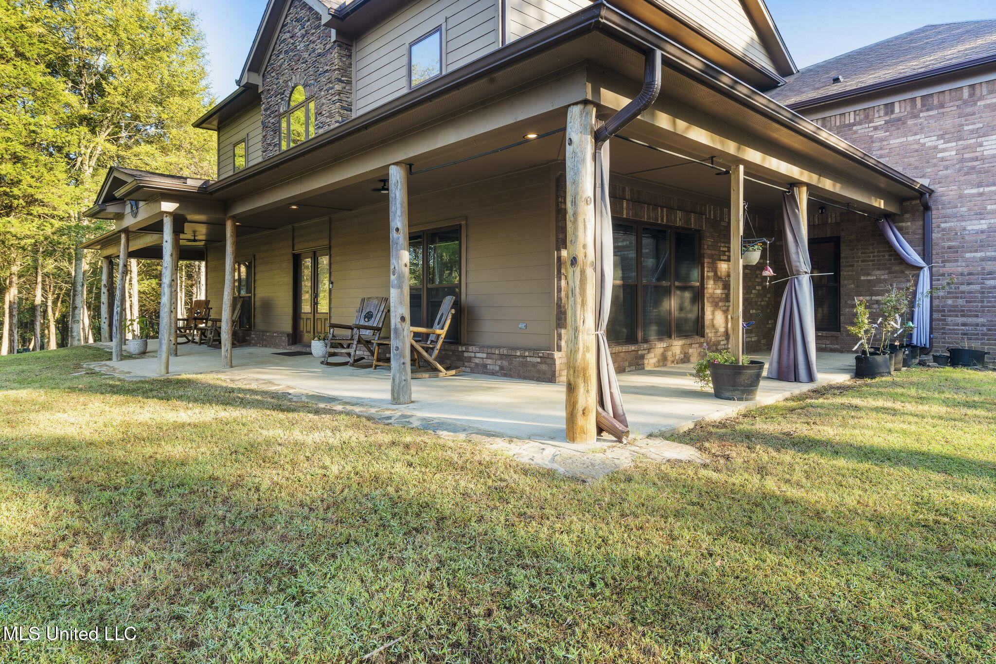 1088 S Red Banks Road Property Photo 7