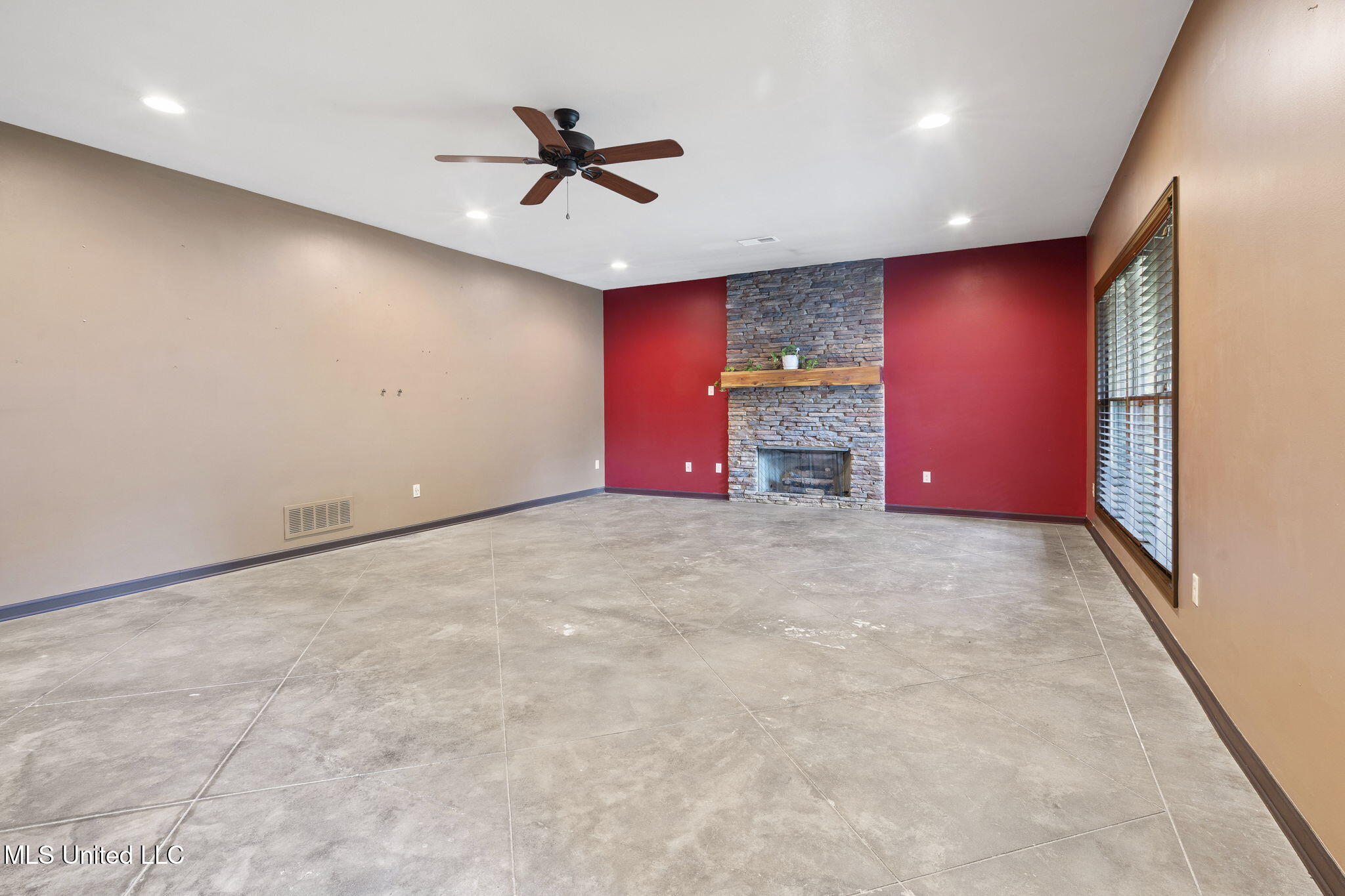 1088 S Red Banks Road Property Photo 15