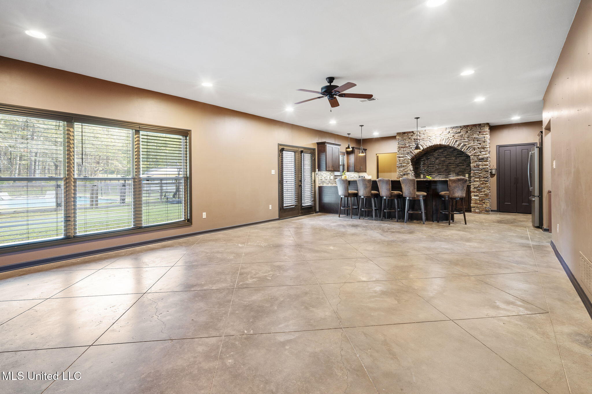 1088 S Red Banks Road Property Photo 16