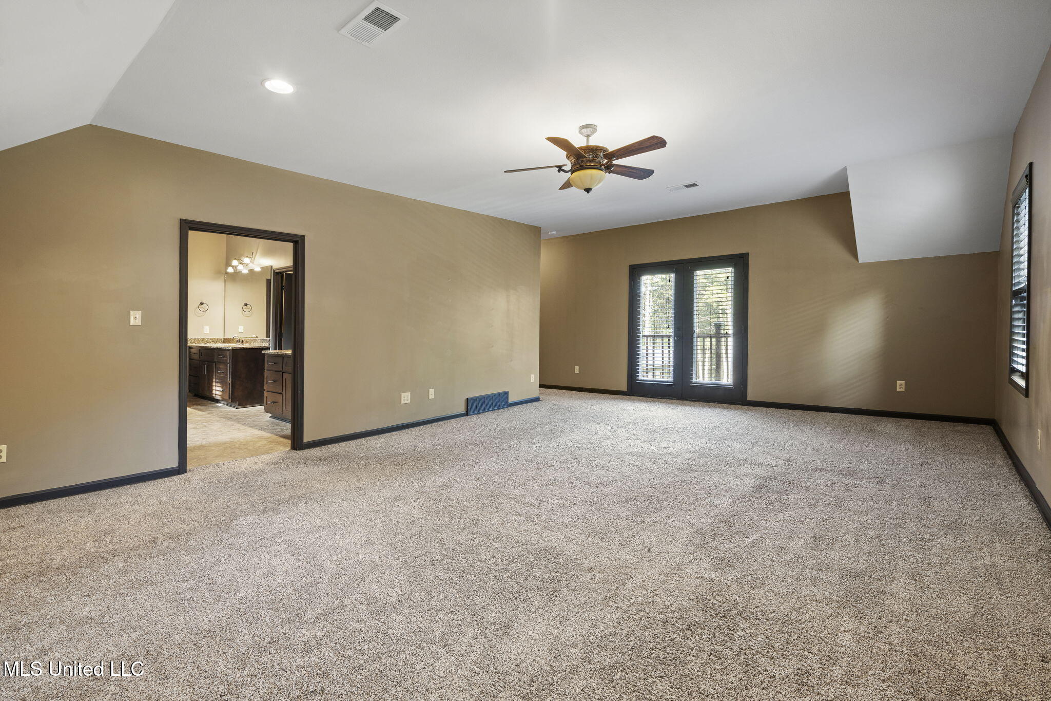 1088 S Red Banks Road Property Photo 28