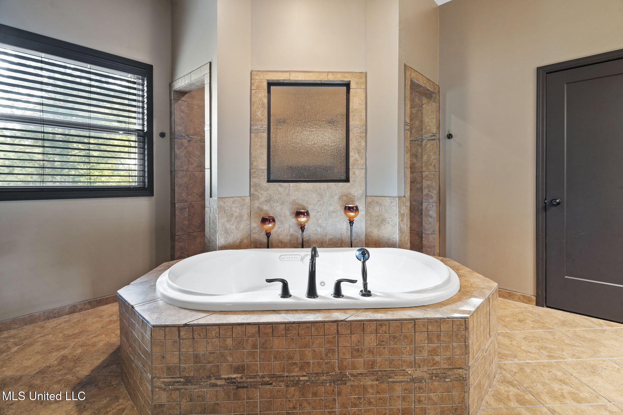 1088 S Red Banks Road Property Photo 32